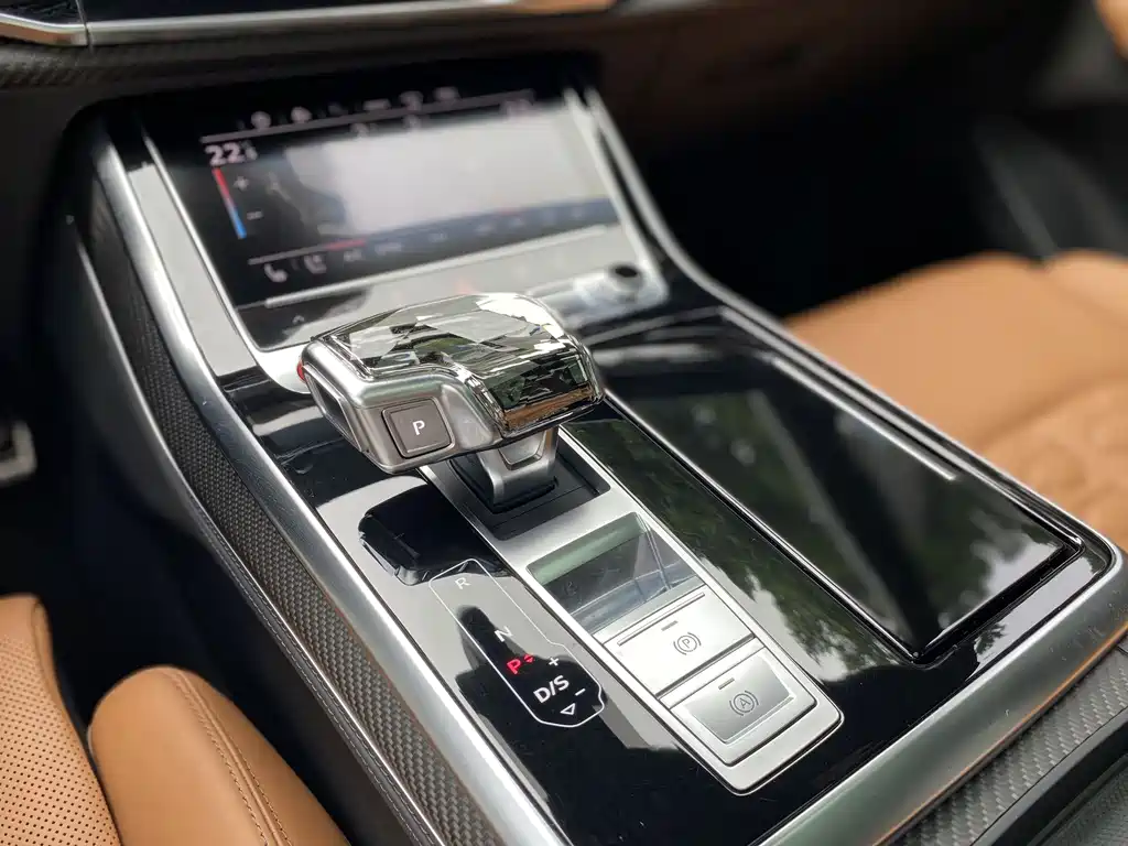 Audi RS Q8 — миниатюра 14