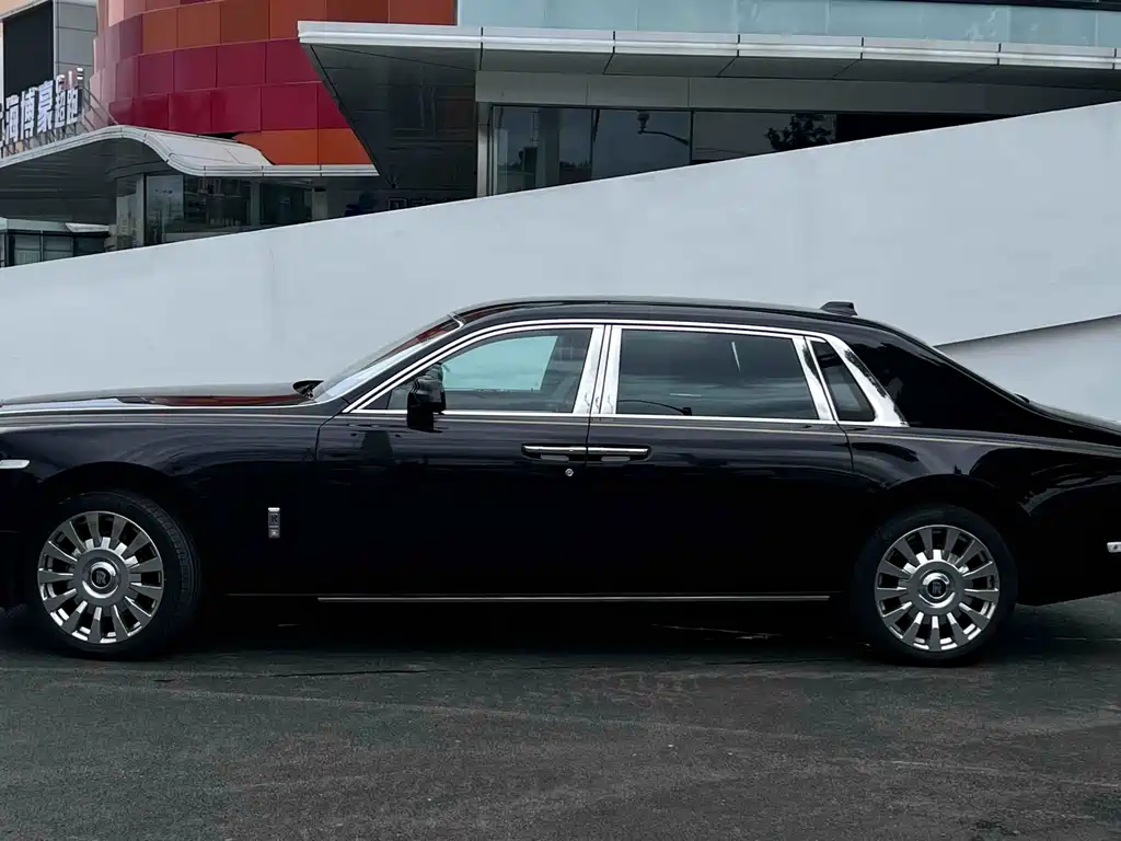 Rolls-Royce Phantom — миниатюра 3