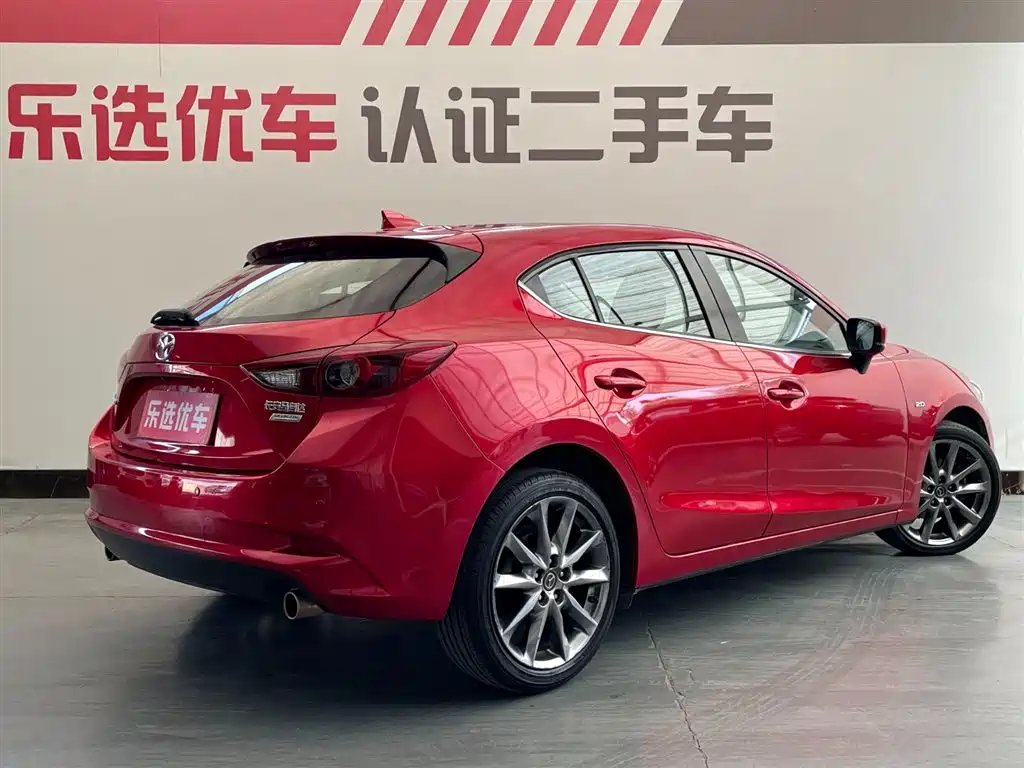 Mazda Mazda3 3 2017 2.0L AT Luxury V