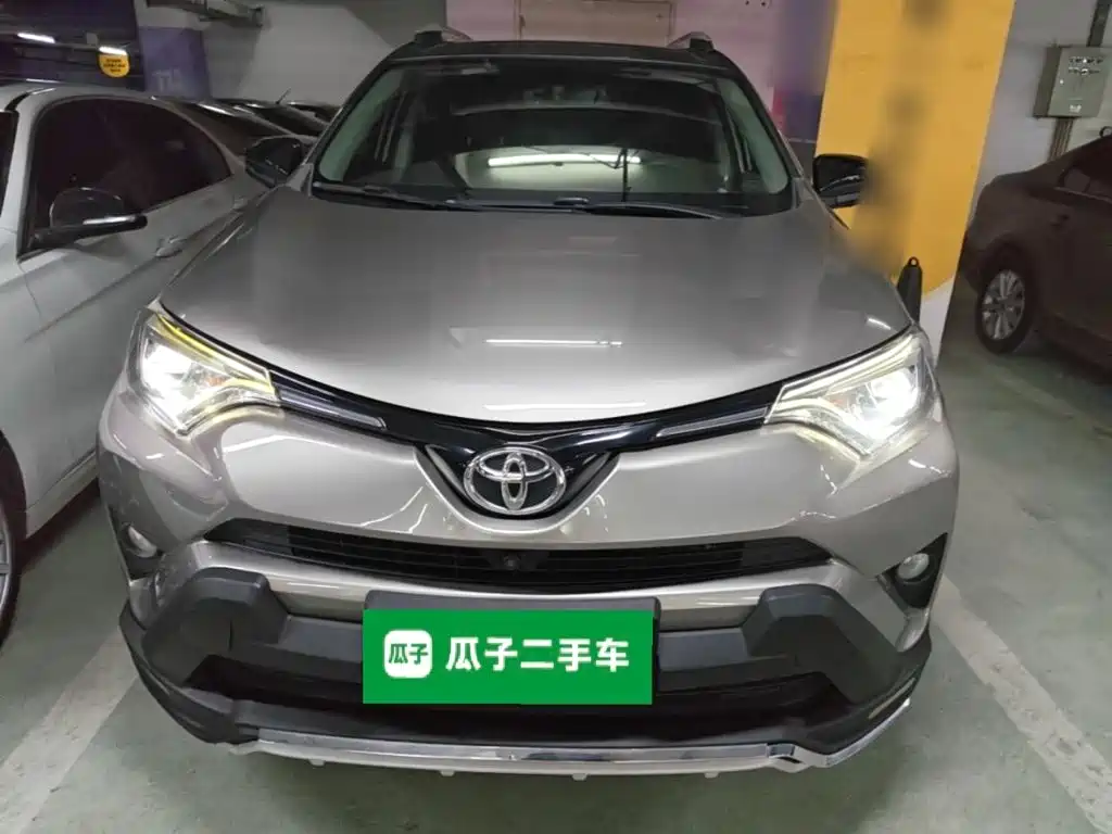Toyota RAV4 — миниатюра 3