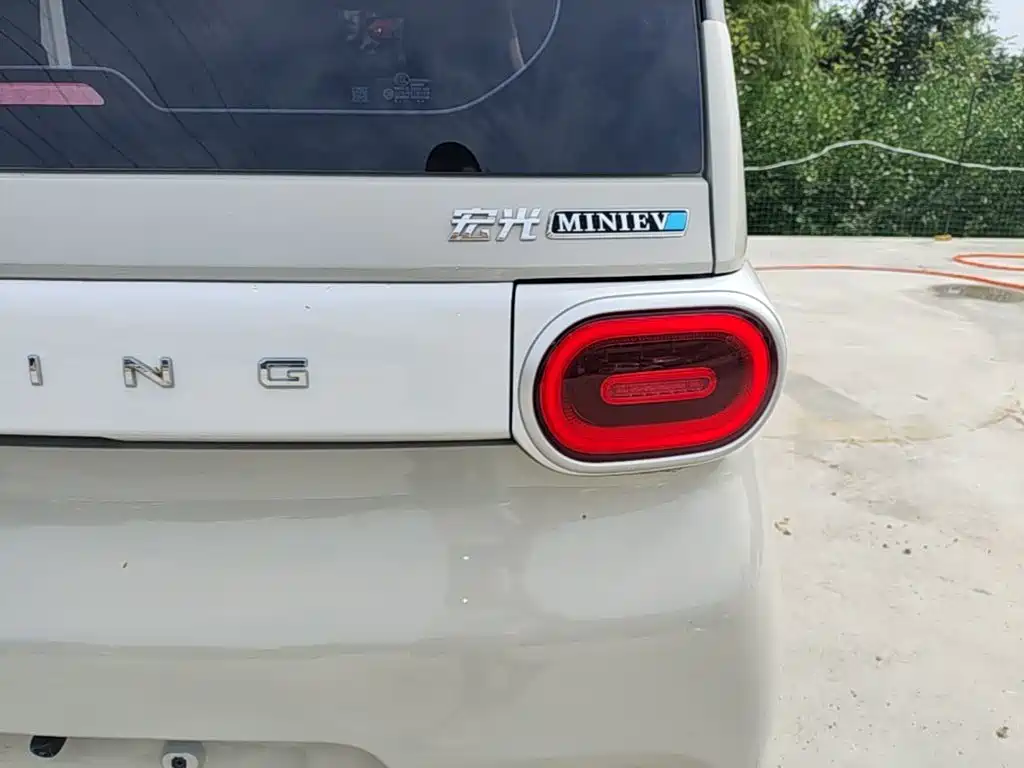 Wuling MINIEV — миниатюра 8