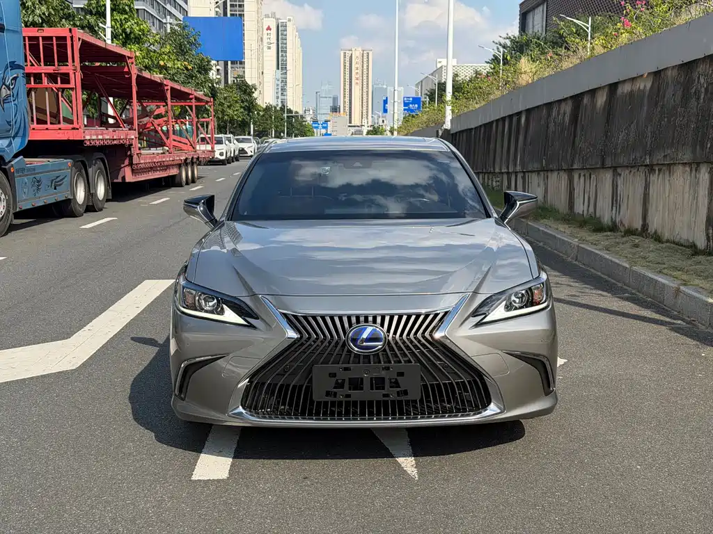 Lexus ES — миниатюра 2