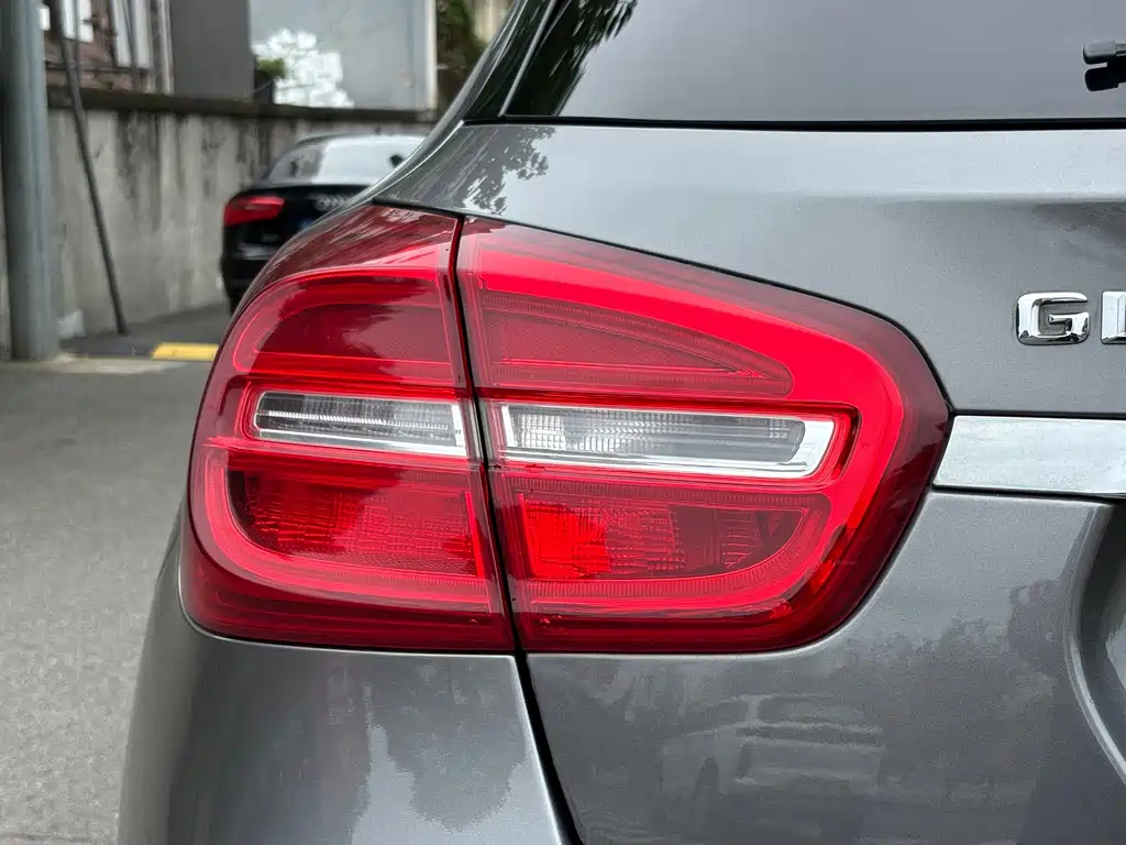 Mercedes-Benz GLA — миниатюра 8