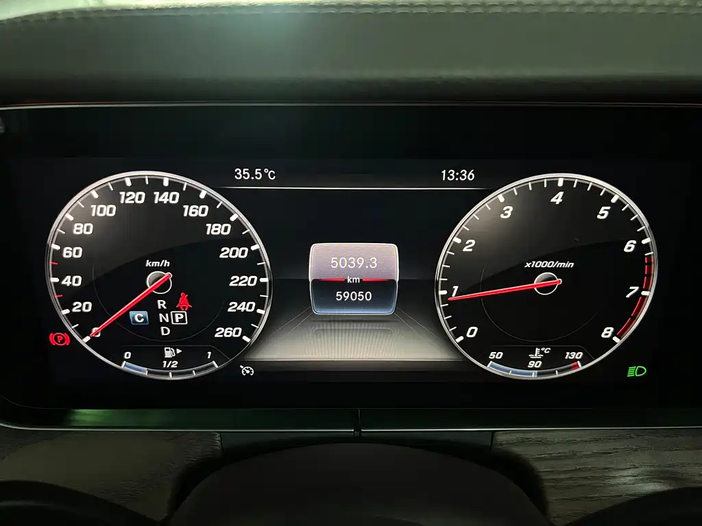 Mercedes-Benz E-Class — миниатюра 15