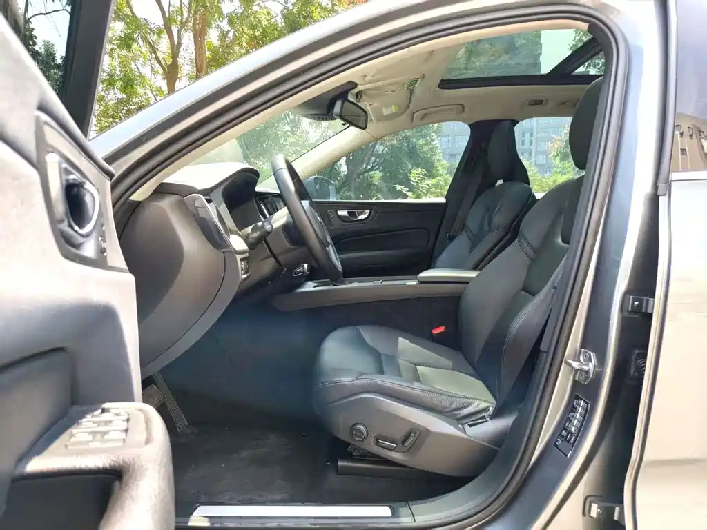Volvo XC60 — миниатюра 8