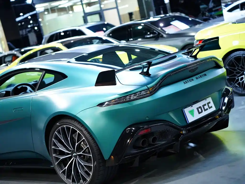 Aston Martin V8 Vantage — миниатюра 22