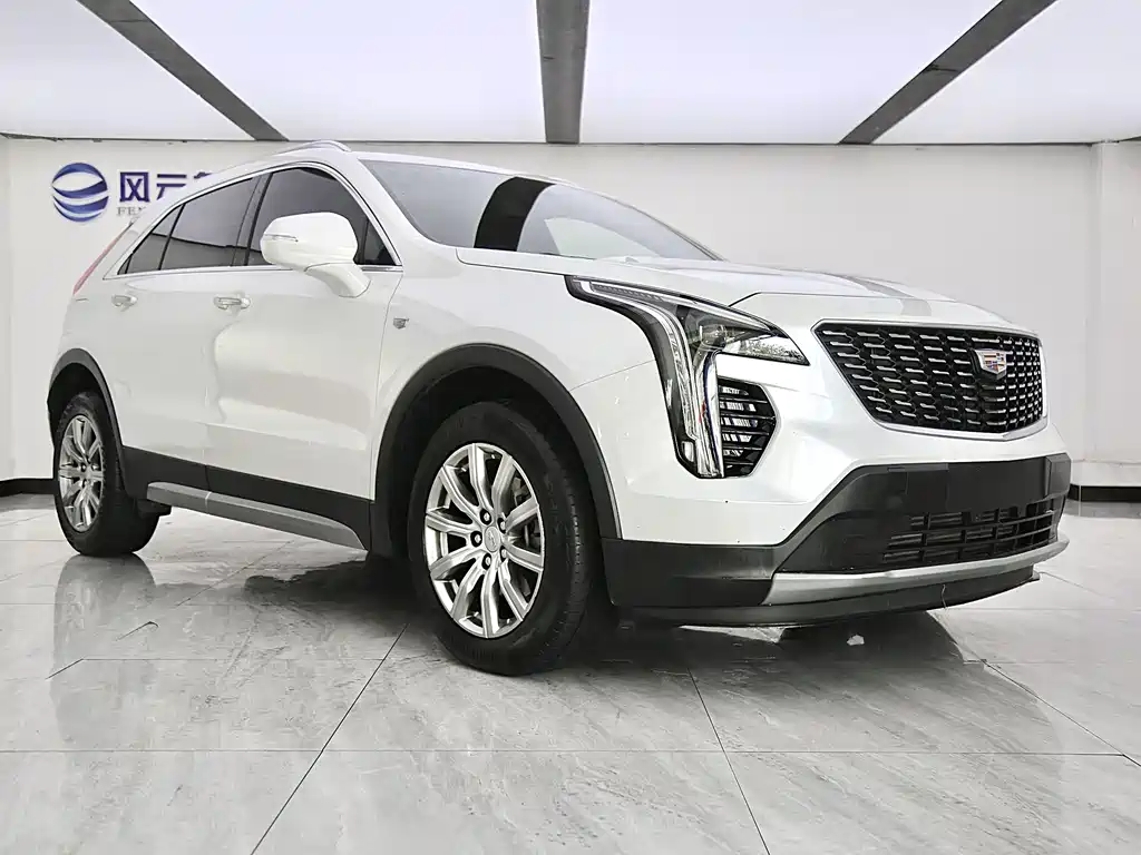 CADILLAC XT4