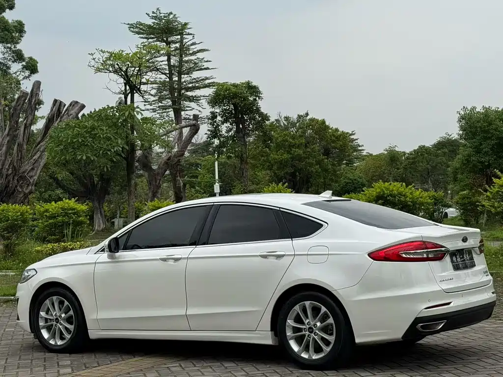 Ford Mondeo 2020 EcoBoost 200 Luxury