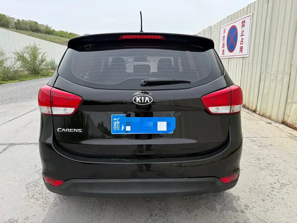 Kia Carens — миниатюра 5