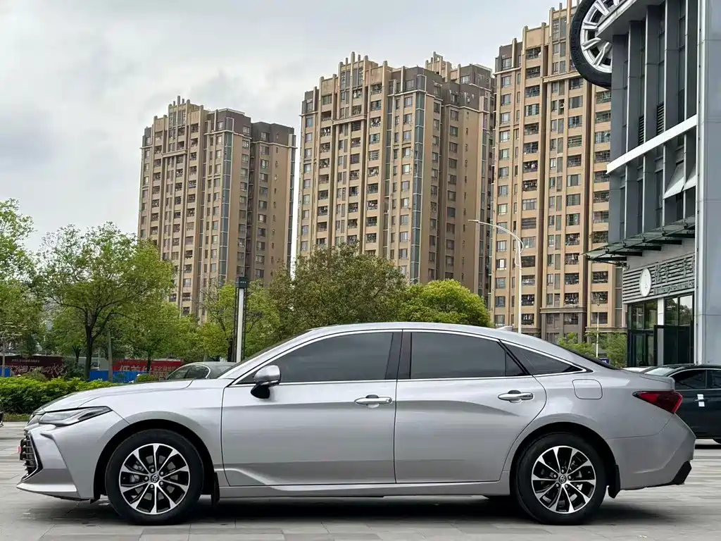 Toyota Avalon — миниатюра 3