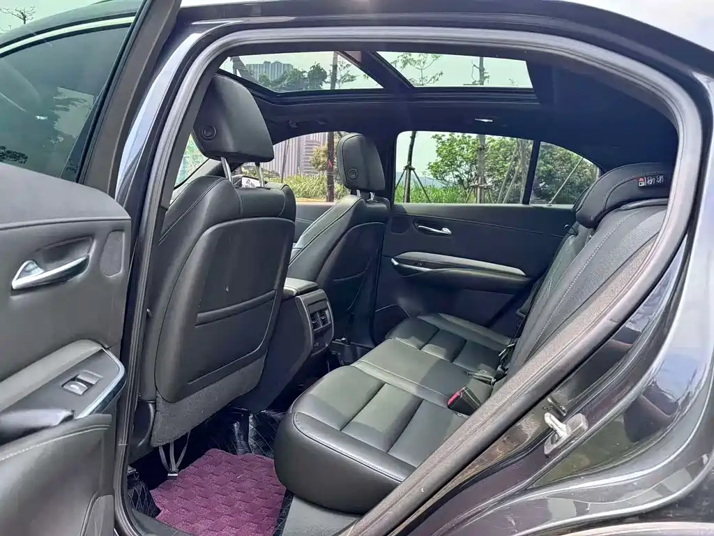 Cadillac XT4 — миниатюра 9