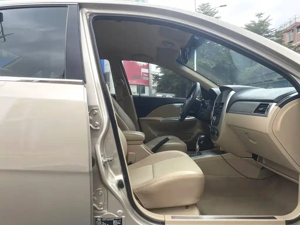 Buick Excelle 2013 1.5L AT
