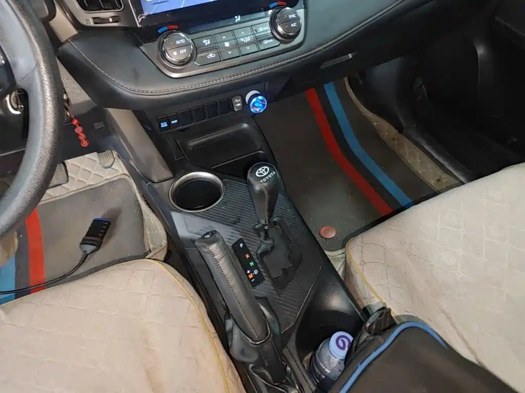 Toyota RAV4 — миниатюра 14
