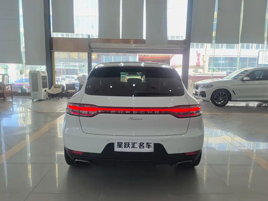 Porsche Macan — миниатюра 5