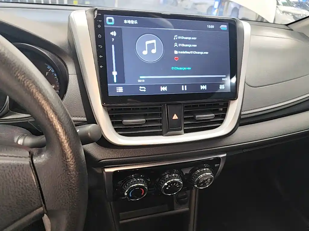 Toyota Yaris L — миниатюра 13