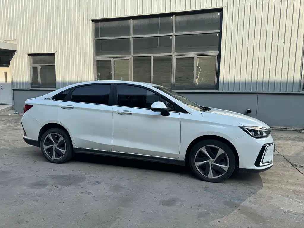 BAIC EU5 — миниатюра 4