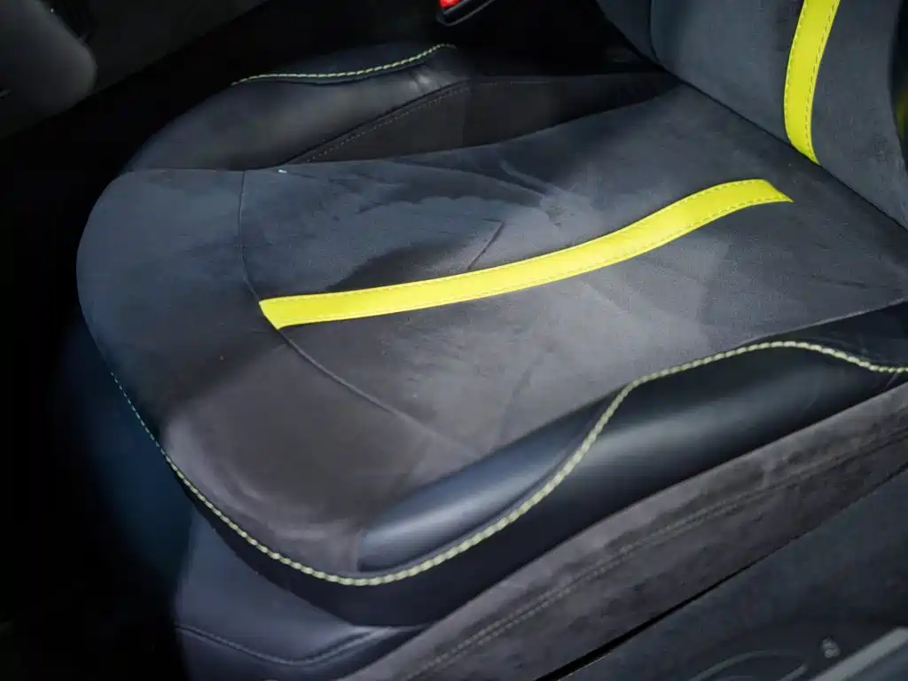 Aston Martin V8 Vantage — миниатюра 12