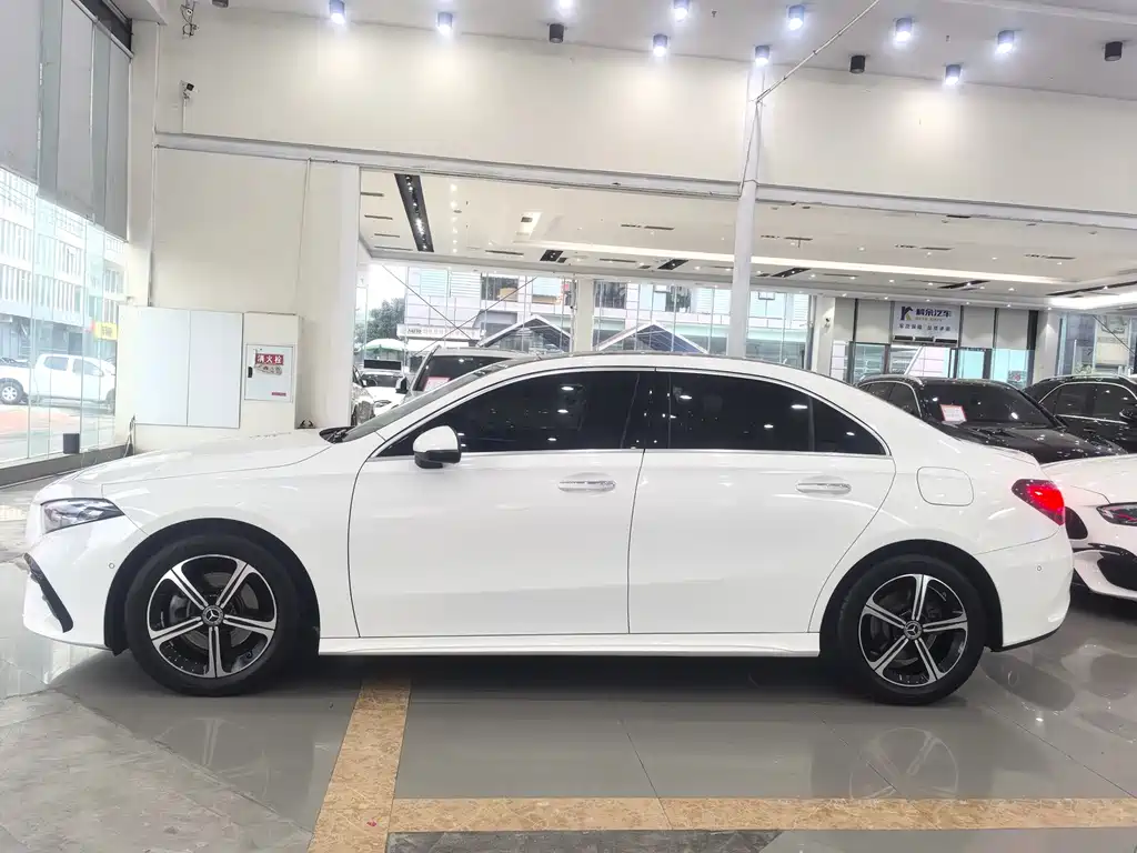 Mercedes-Benz A-Class — миниатюра 7