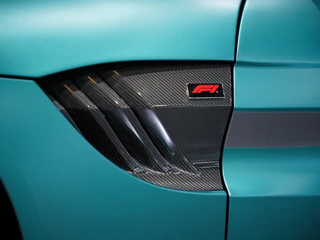 Aston Martin V8 Vantage — миниатюра 52