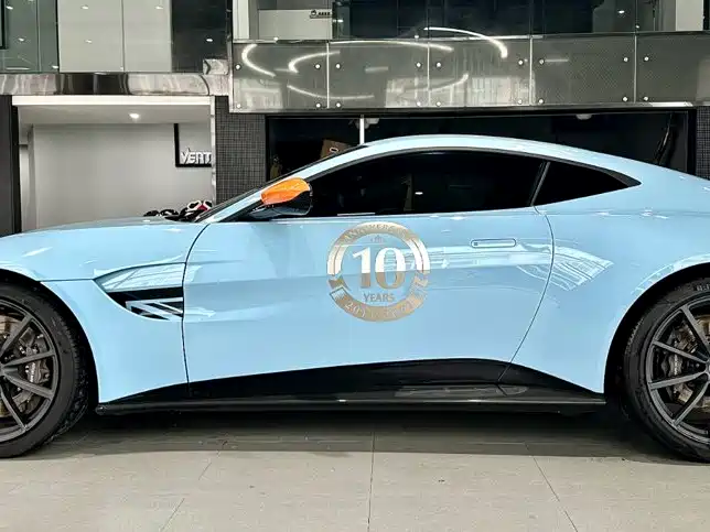 Aston Martin V8 Vantage — миниатюра 5