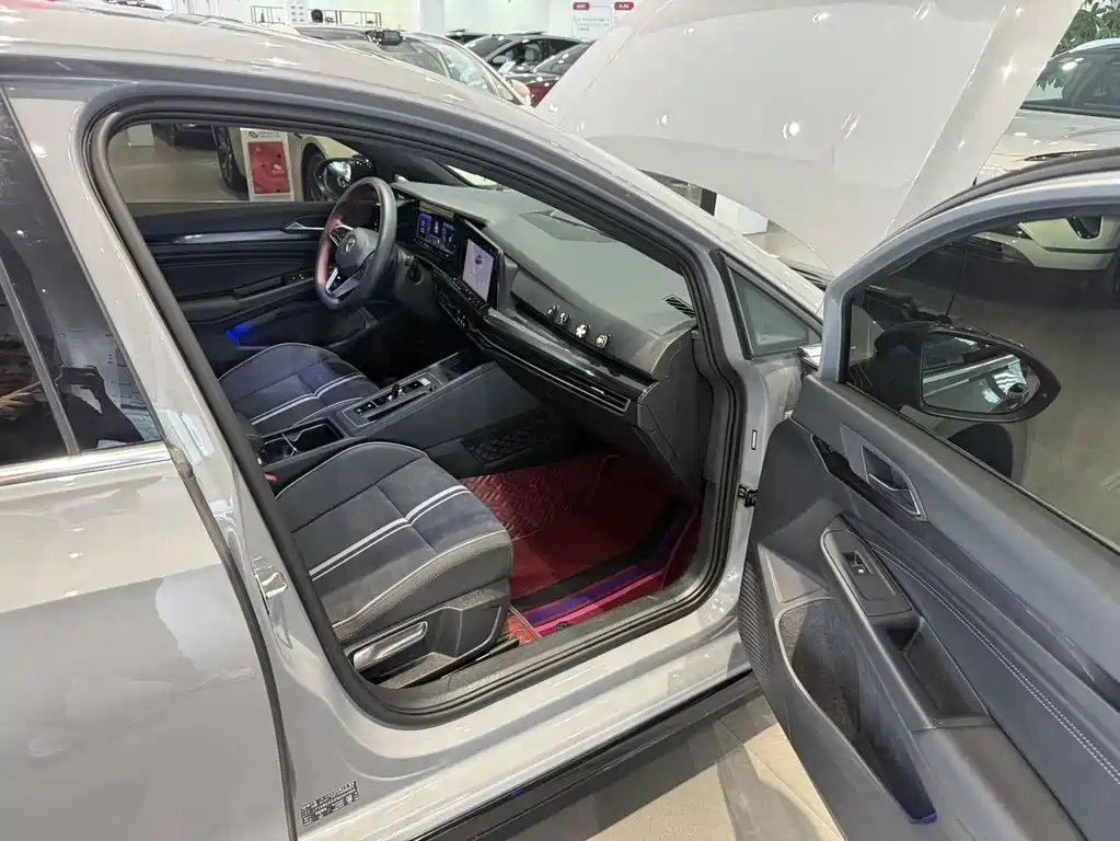 Volkswagen Golf — миниатюра 9