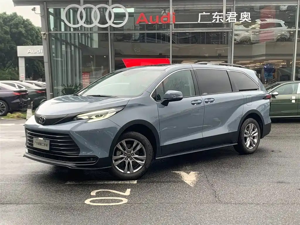Toyota Sienna 2025