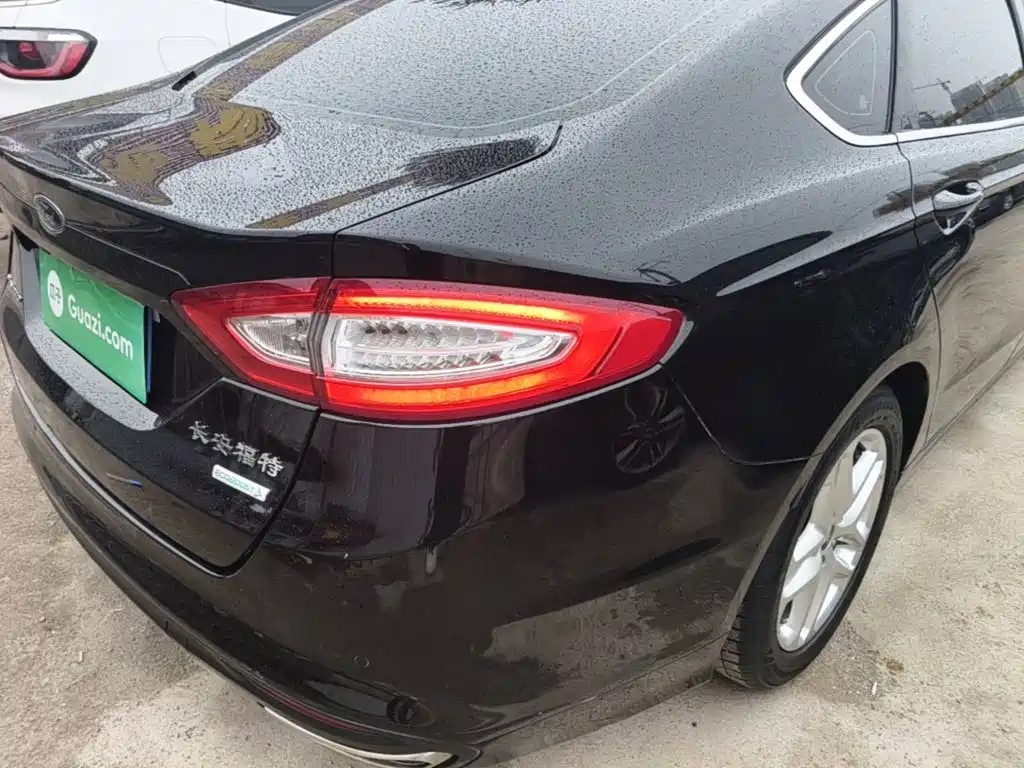 Ford Mondeo — миниатюра 8