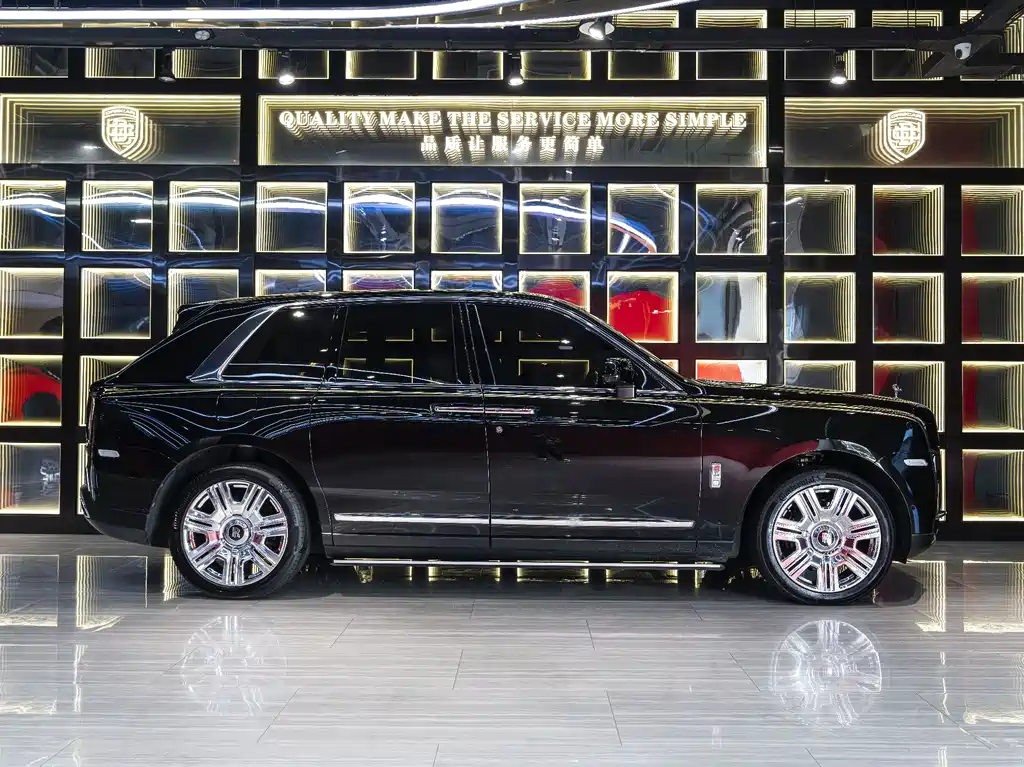 Rolls-Royce Cullinan 2018 мест