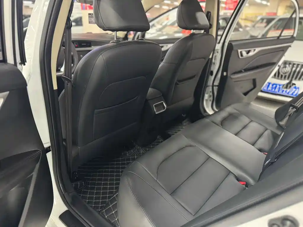 Geely Vision — миниатюра 6