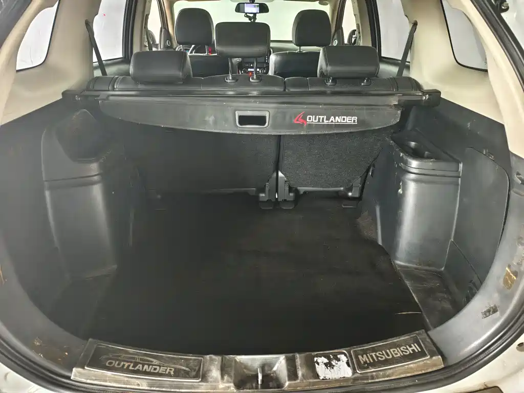 Mitsubishi Outlander — миниатюра 10