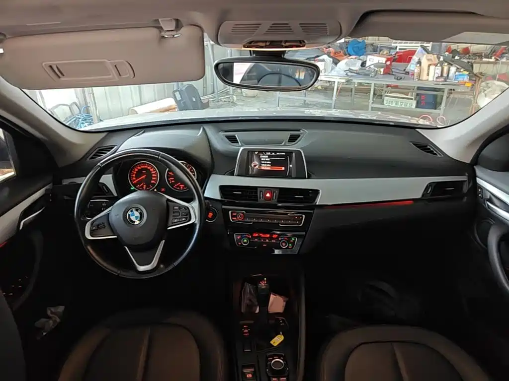 BMW X1 — миниатюра 10