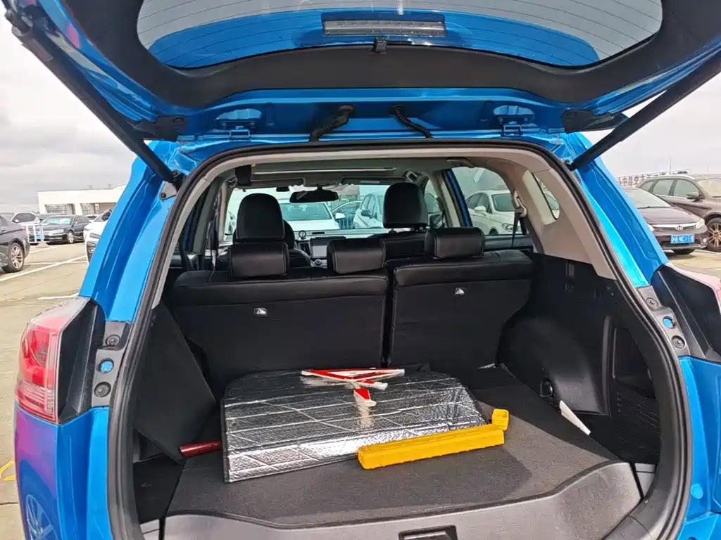 Toyota RAV4 — миниатюра 19
