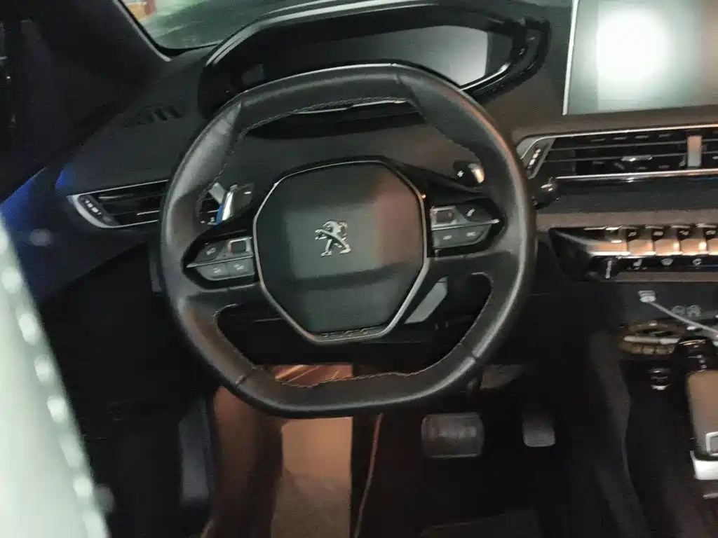 Peugeot 4008 — миниатюра 3