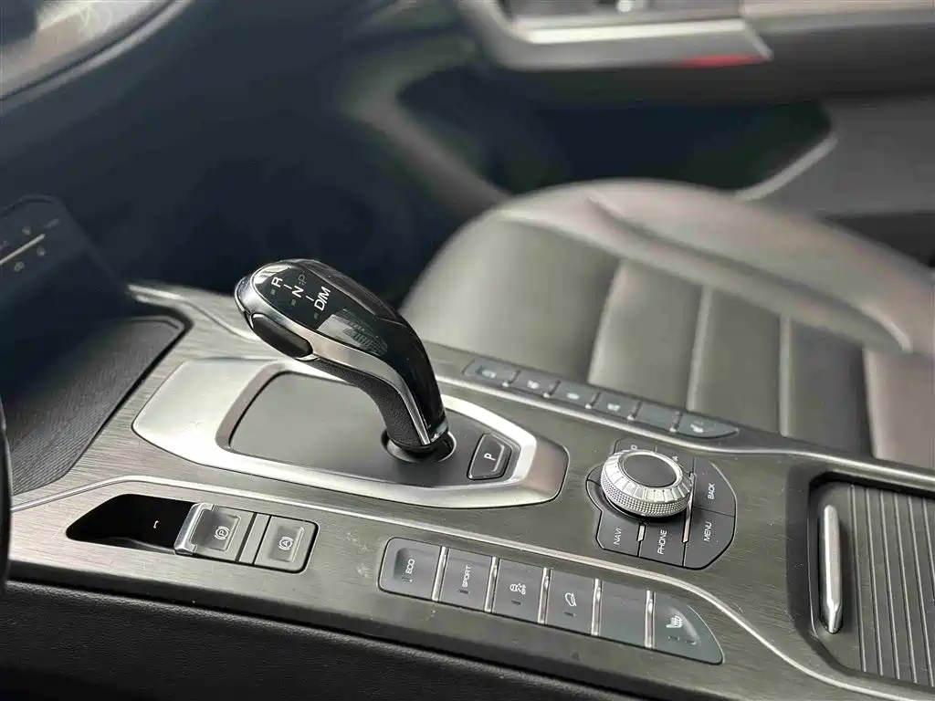 WEI PAI WEI BRAND VV5