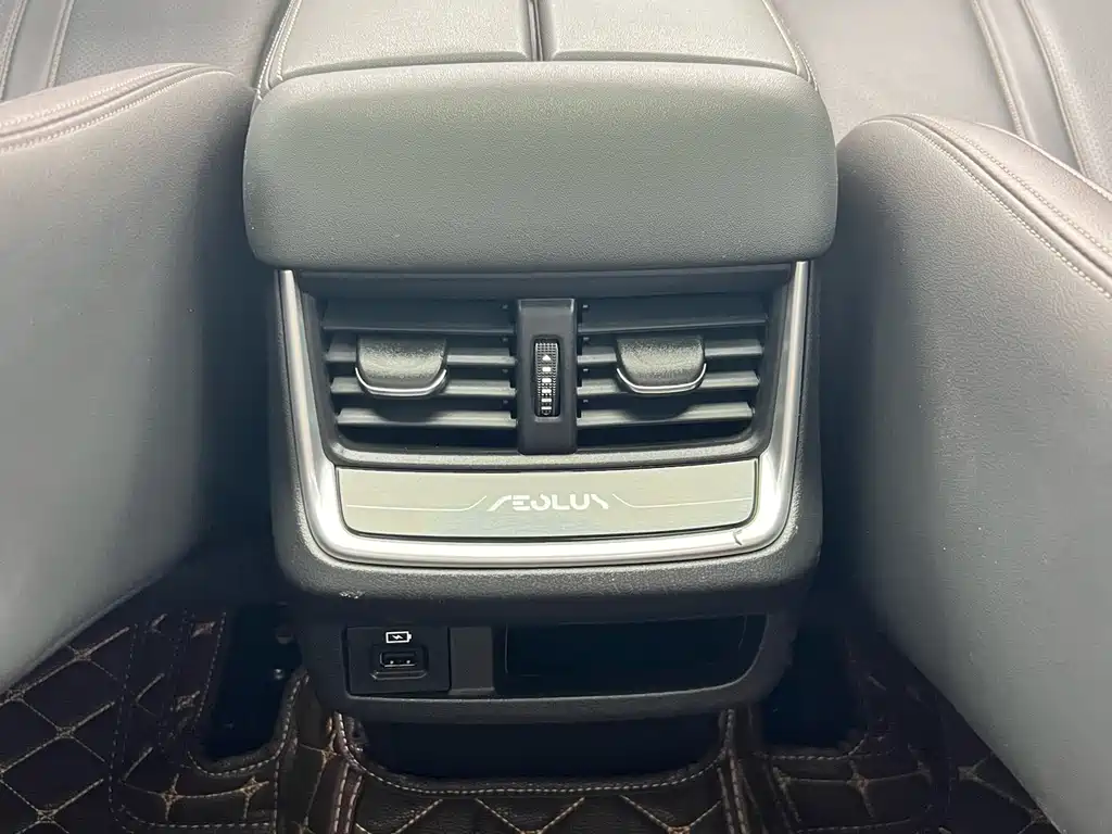 DONGFENG YI HYUN MAX