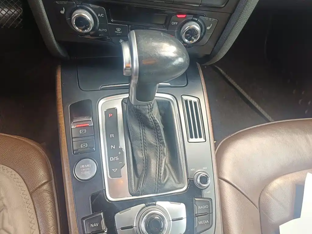 Audi A4L — миниатюра 10