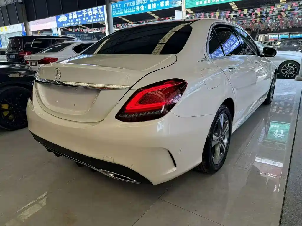 Mercedes-Benz C-Class — миниатюра 7