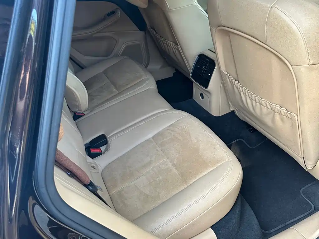 Porsche Macan — миниатюра 10