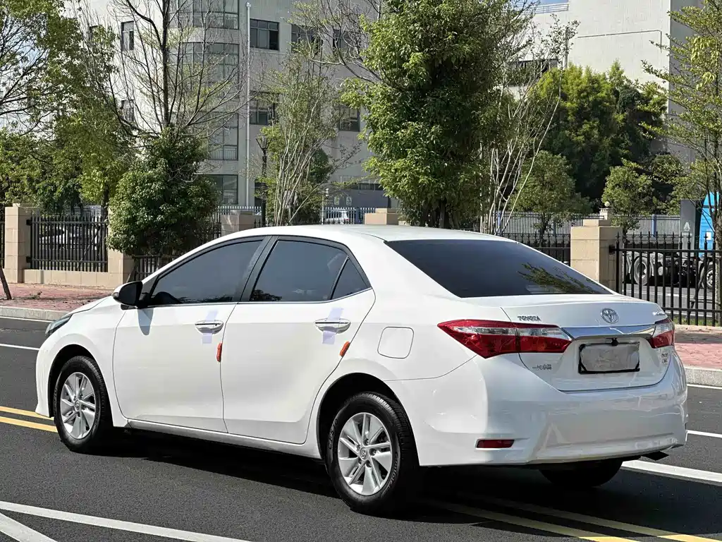 Toyota Corolla — миниатюра 8