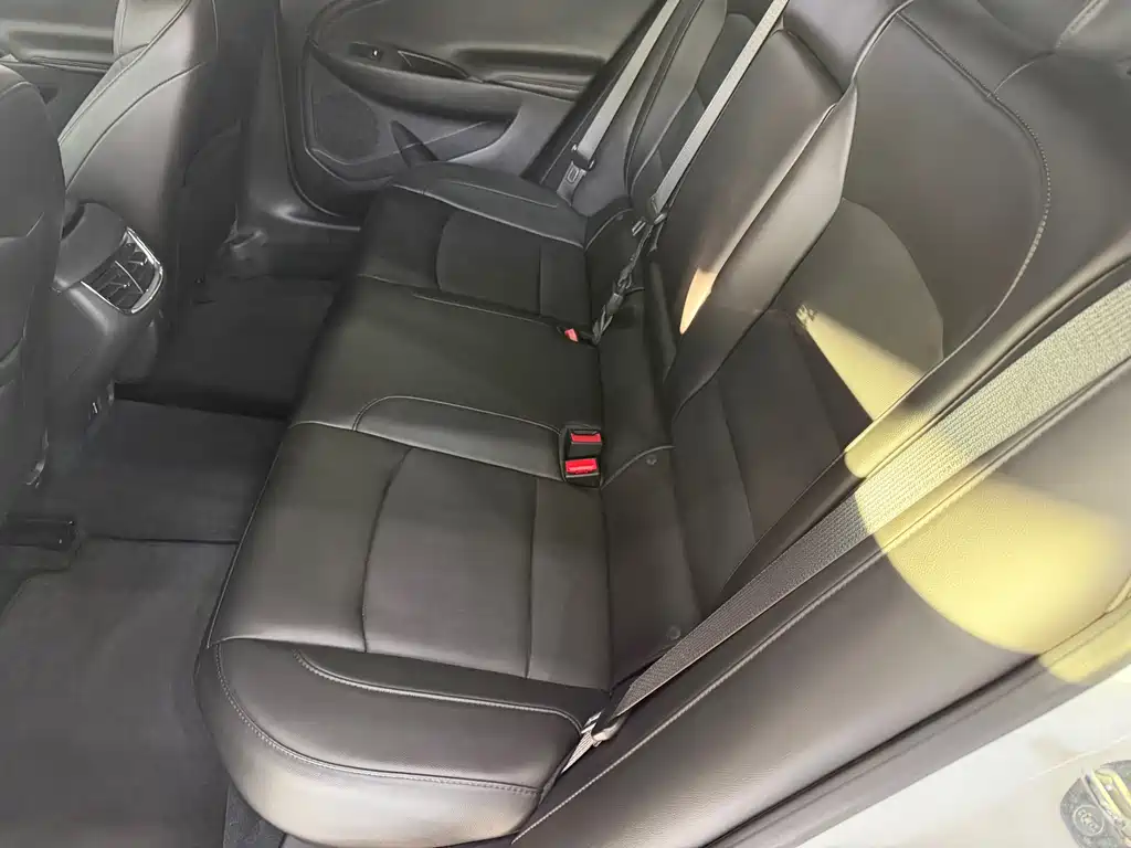 Chevrolet Malibu XL — миниатюра 13