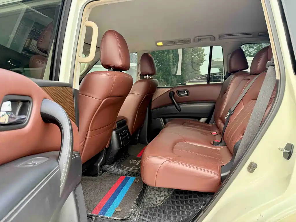 Nissan Patrol — миниатюра 12