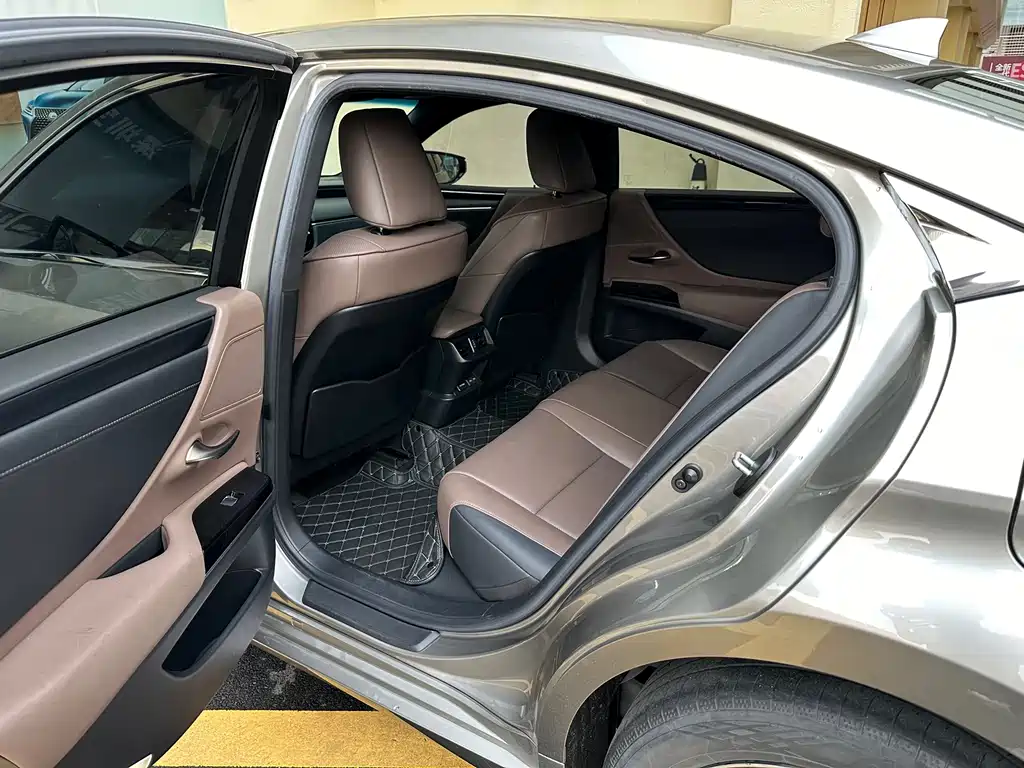 Lexus ES — миниатюра 16