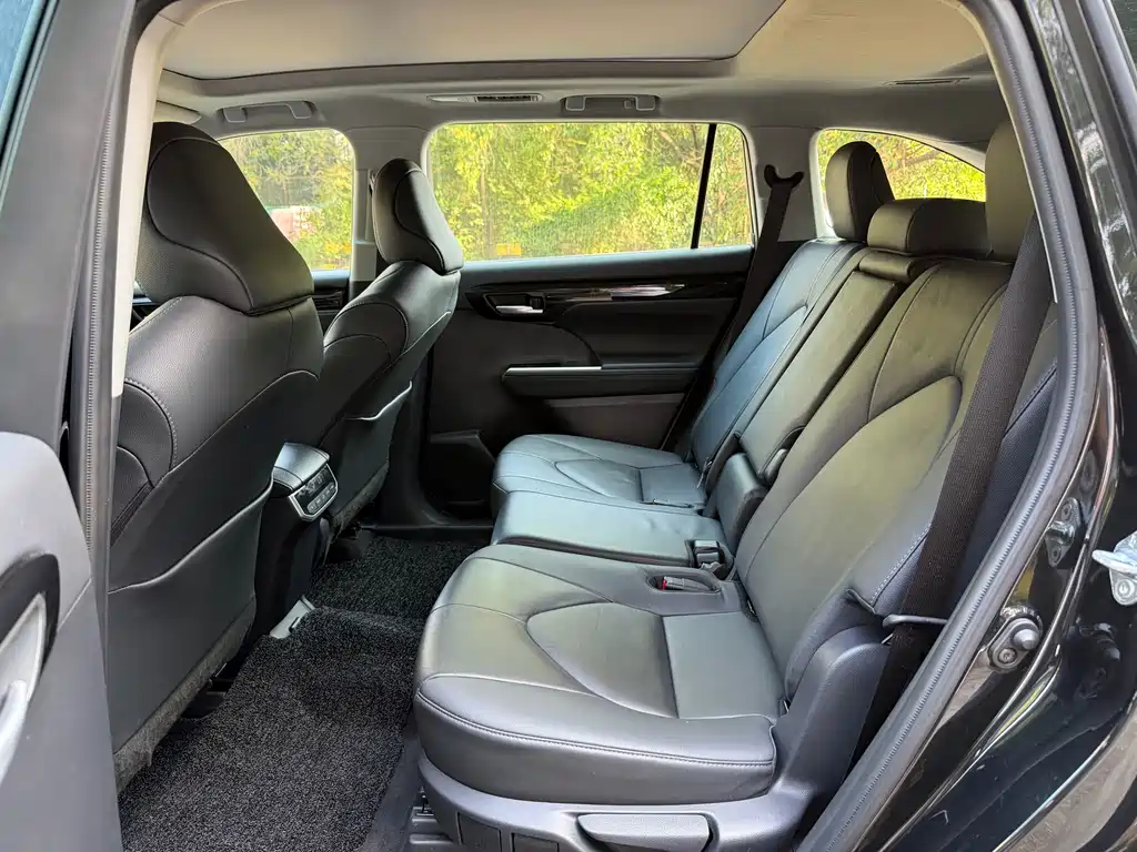 Toyota Highlander — миниатюра 7