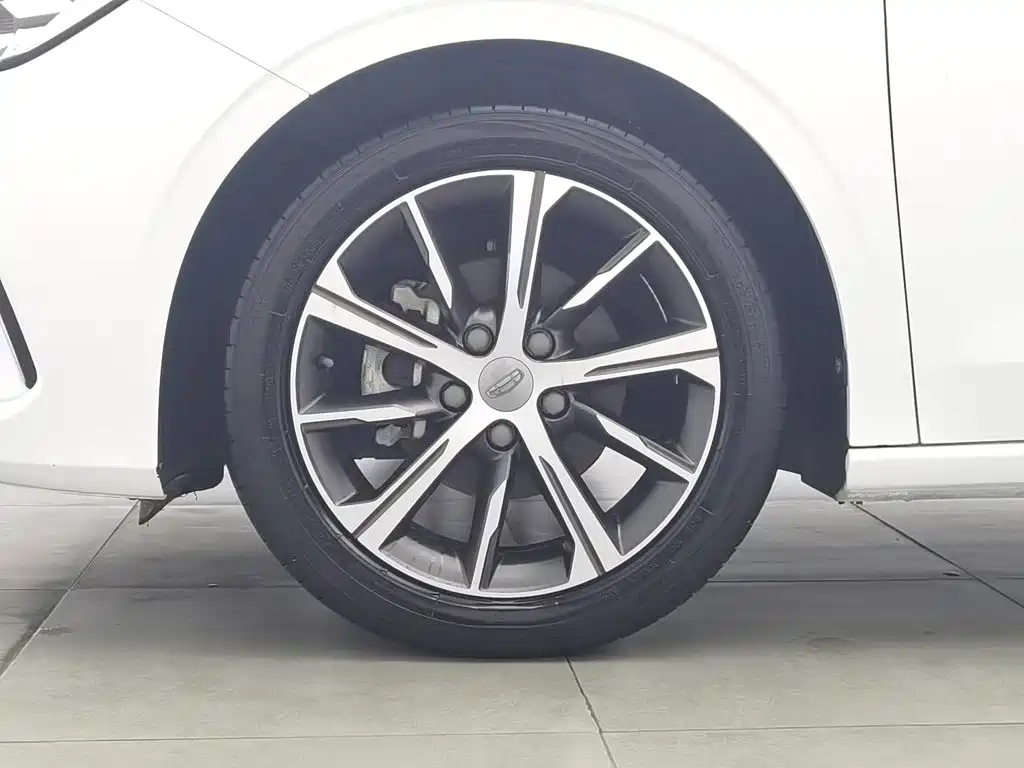 Geely Emgrand — миниатюра 17