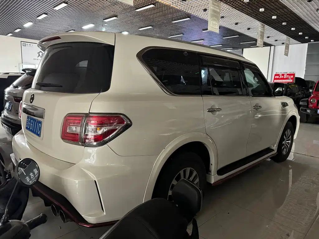 Nissan Patrol — миниатюра 4