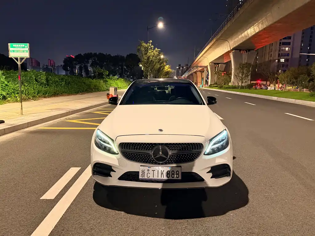 Mercedes-Benz C-Class — миниатюра 2