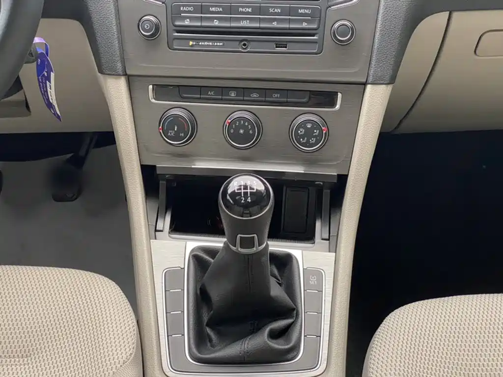 Volkswagen Golf — миниатюра 10