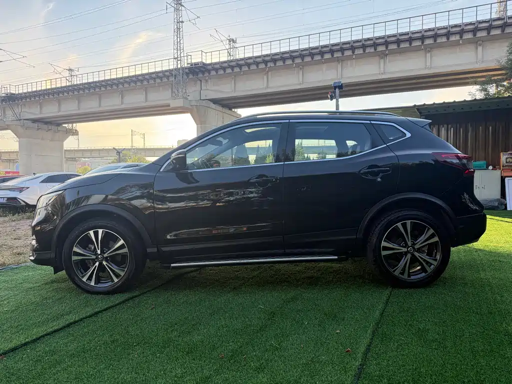 Nissan Qashqai — миниатюра 7