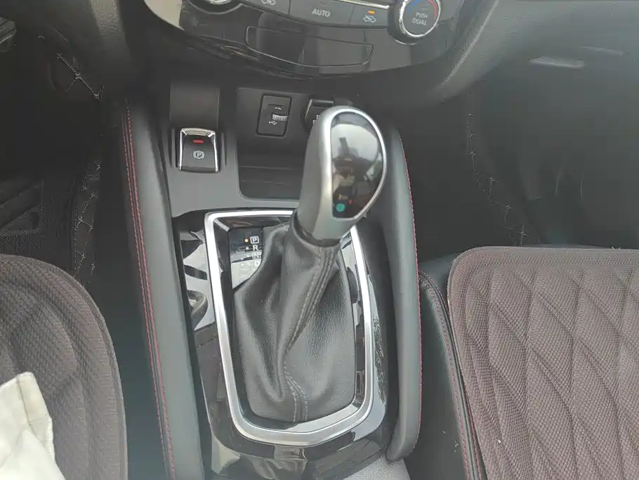 Nissan Qashqai — миниатюра 16