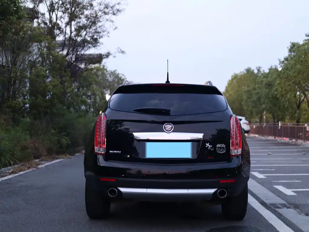 Cadillac SRX — миниатюра 6